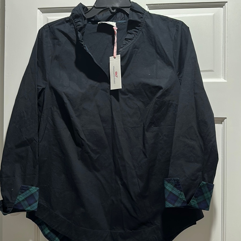 Vineyard Vines black ruffle top